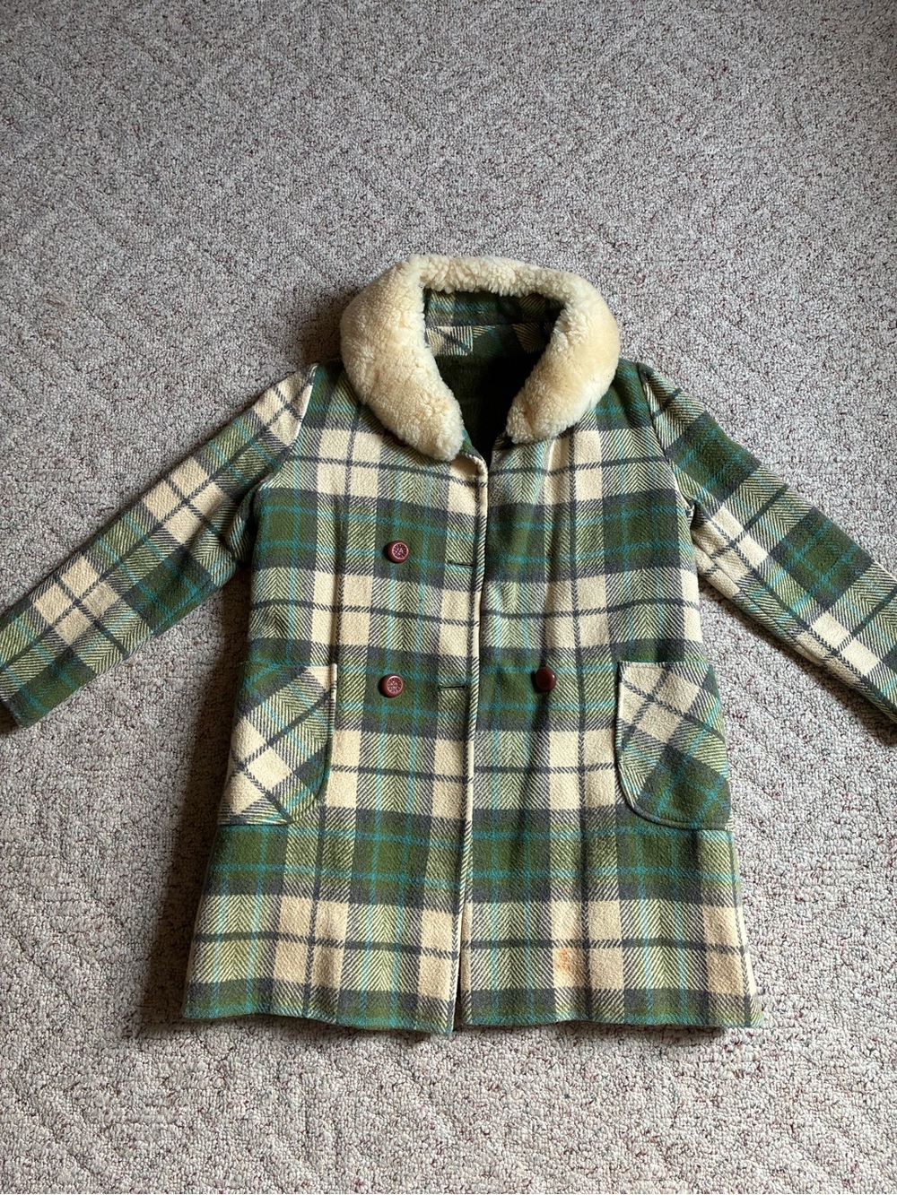 VINTAGE Womens Green & Cream Plaid Coat with Faux Shearling Collar